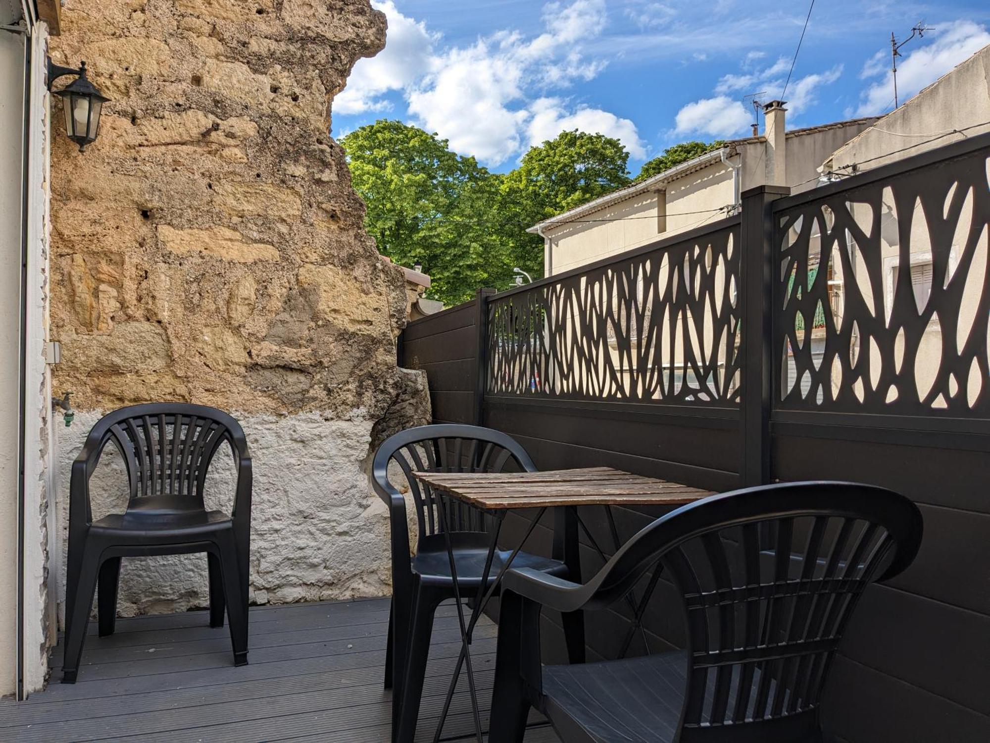 Spacious Town House With Balcony Montagnac  Εξωτερικό φωτογραφία