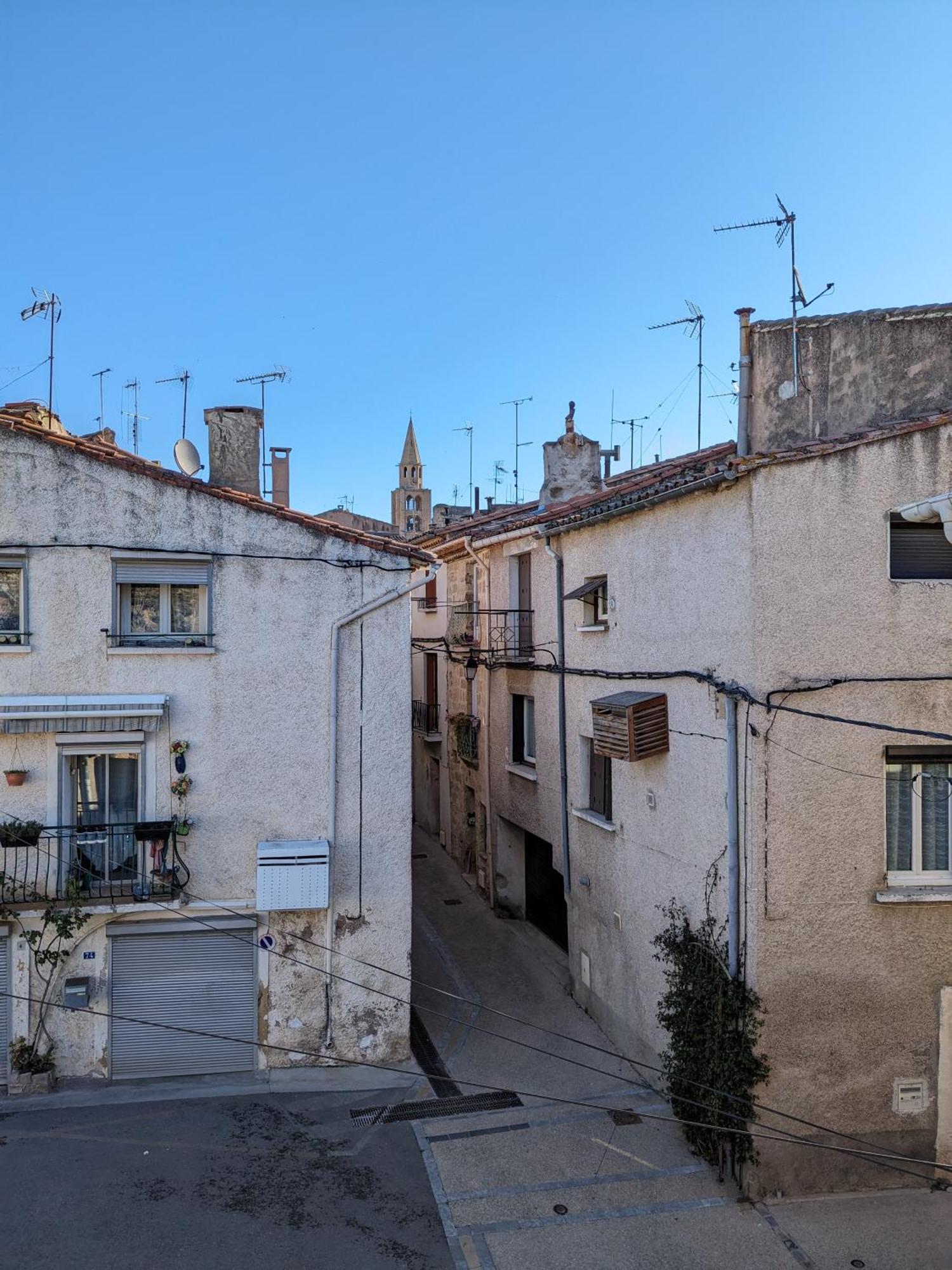 Spacious Town House With Balcony Montagnac  Εξωτερικό φωτογραφία